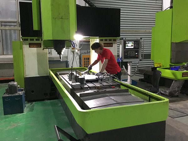 摩擦焊機(jī)焊接時(shí)噪音過大怎么處理呢？