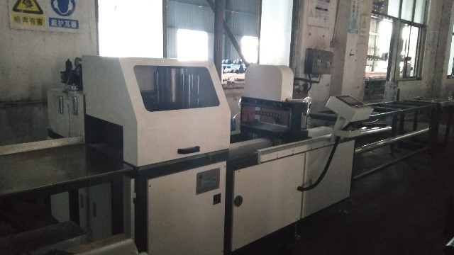 全自動切割機送料有問題是什么原因引起的呢？