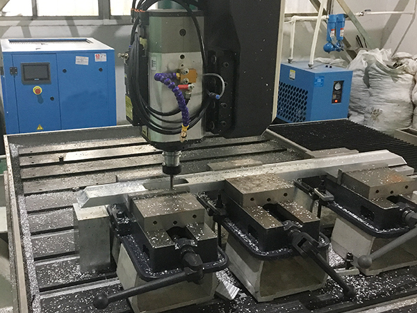 五軸加工中心指的是哪五個(gè)軸？-科鼎數(shù)控