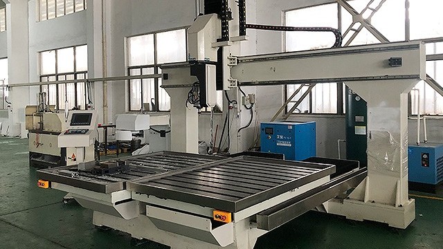 科鼎數(shù)控教您五軸加工中心是哪五個軸，你學(xué)會了嗎？